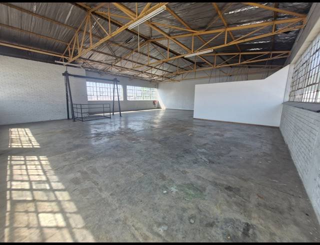 900M² WAREHOUSE TO LET IN BENROSE